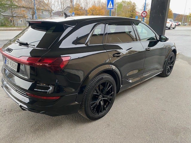 null 2021 AUDI E-TRON-1
