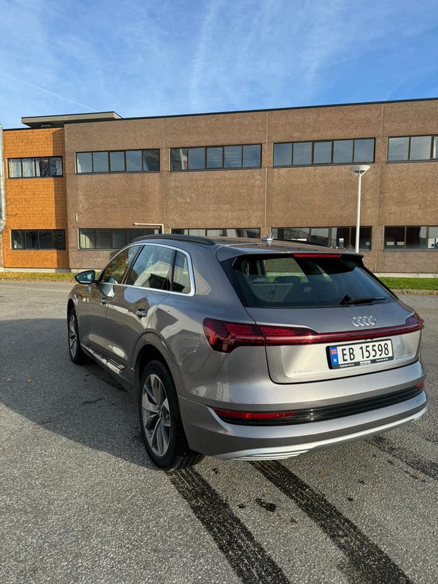 WAUZZZGE1LB010724 2020 AUDI E-TRON-5