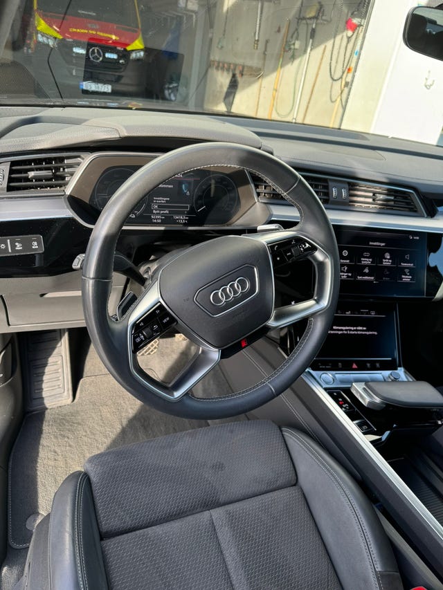 2020 AUDI E-TRON - 9