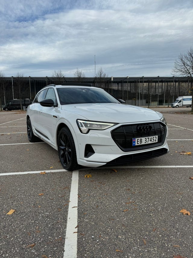 WAUZZZGE8LB008601 2020 AUDI E-TRON-0