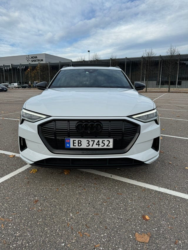 WAUZZZGE8LB008601 2020 AUDI E-TRON-1