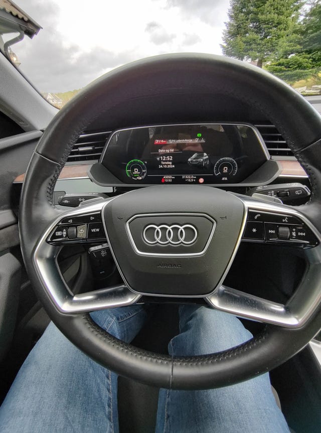 2020 AUDI E-TRON - 12
