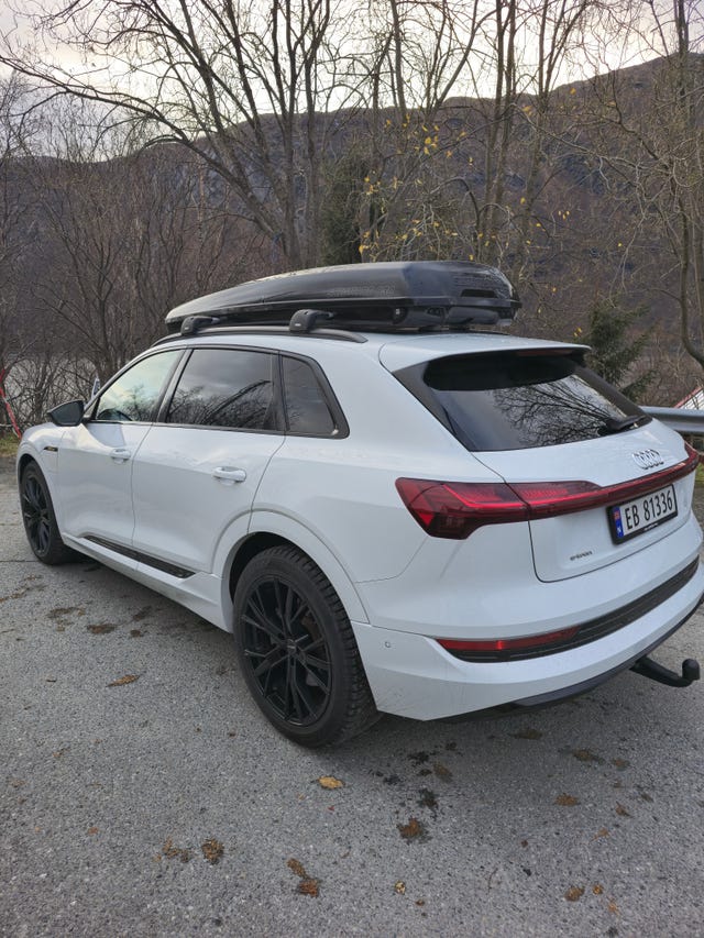 WAUZZZGEXLB018157 2020 AUDI E-TRON-4