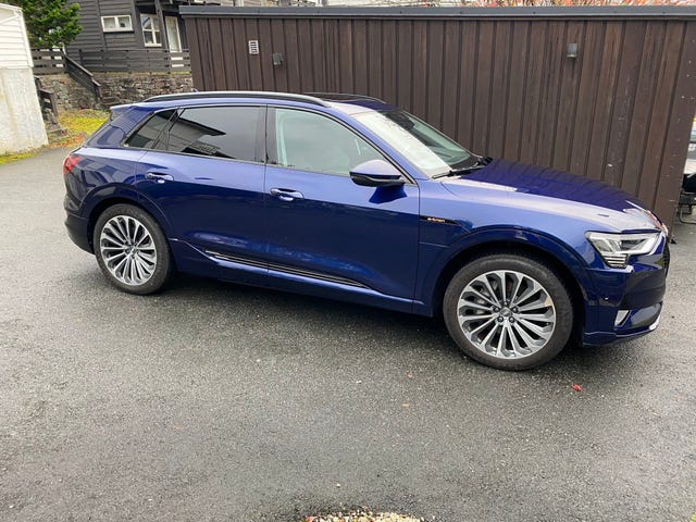 WAUZZZGE9LB032258 2020 AUDI E-TRON-4