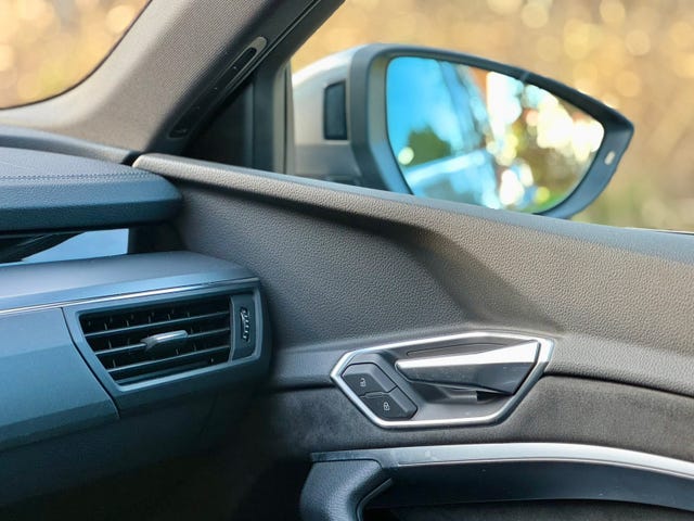 WAUZZZGE3LB018730 2020 AUDI E-TRON-4