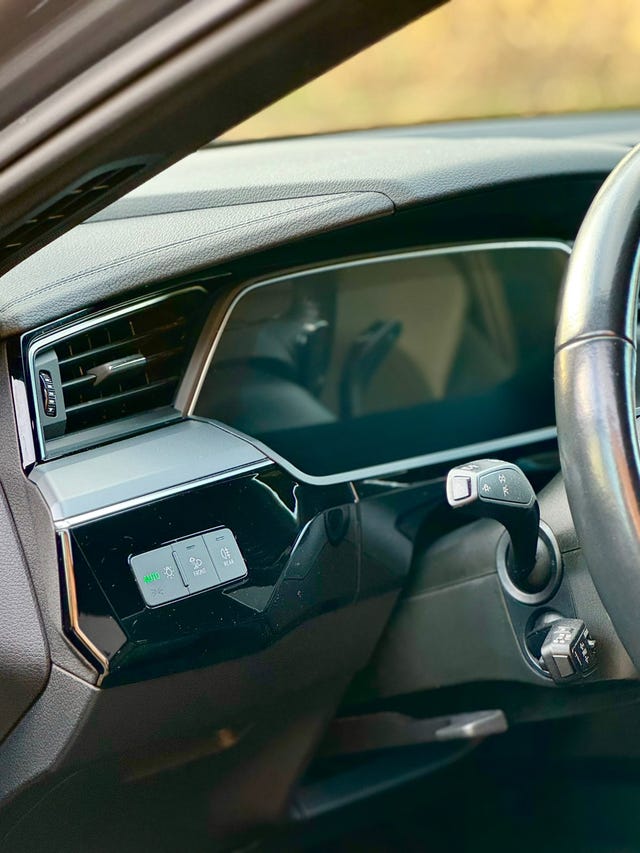 2020 AUDI E-TRON - 10