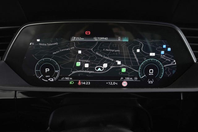 2021 AUDI E-TRON - 12
