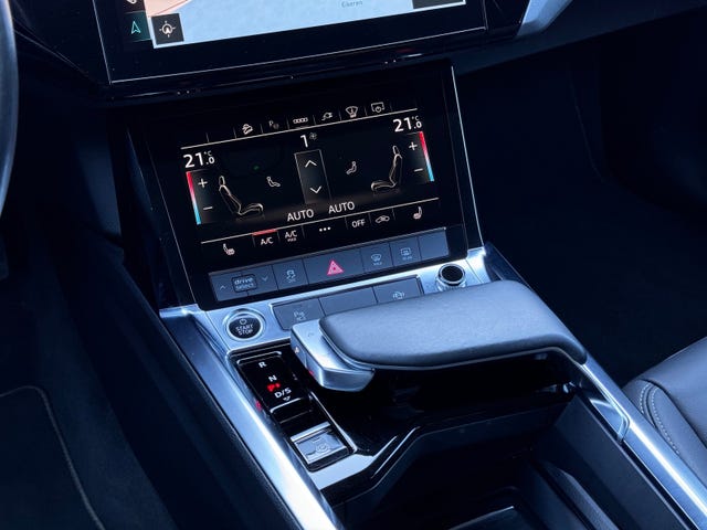 2021 AUDI E-TRON - 36
