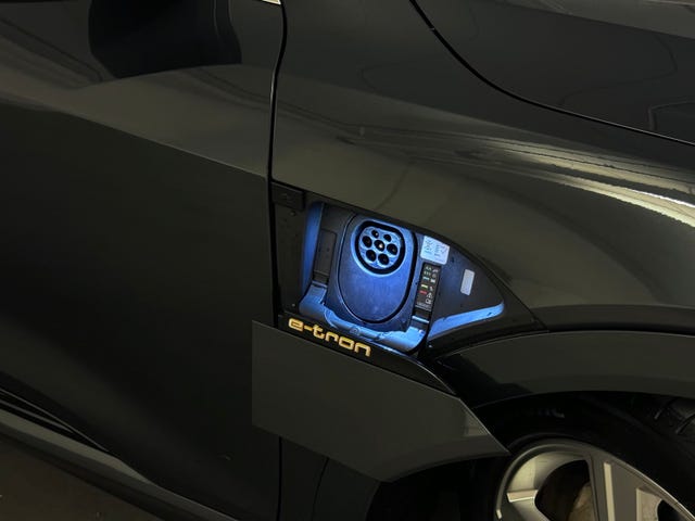 2021 AUDI E-TRON - 16