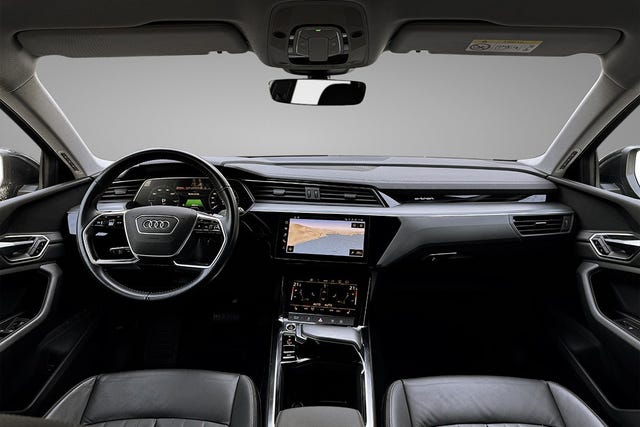 2021 AUDI E-TRON - 21