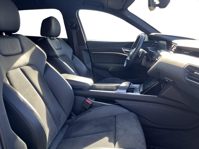 2020 AUDI E-TRON - 12