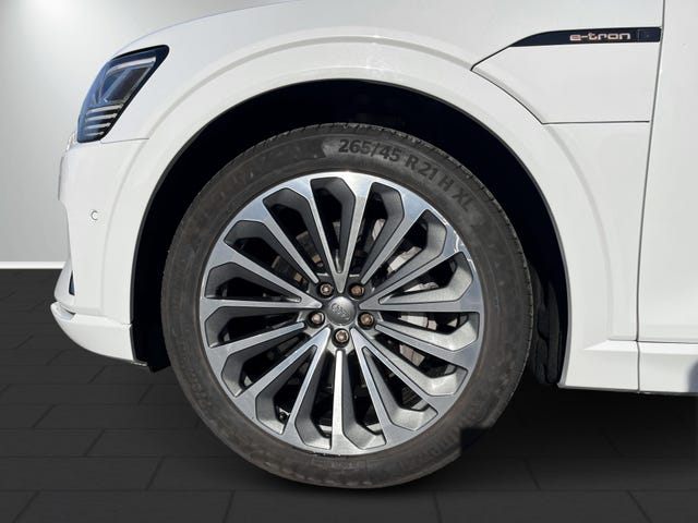 2020 AUDI E-TRON - 10