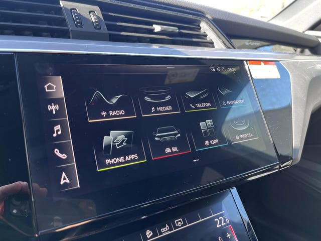 2020 AUDI E-TRON - 24