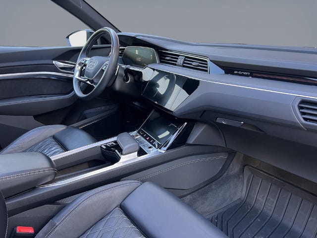 2021 AUDI E-TRON - 12