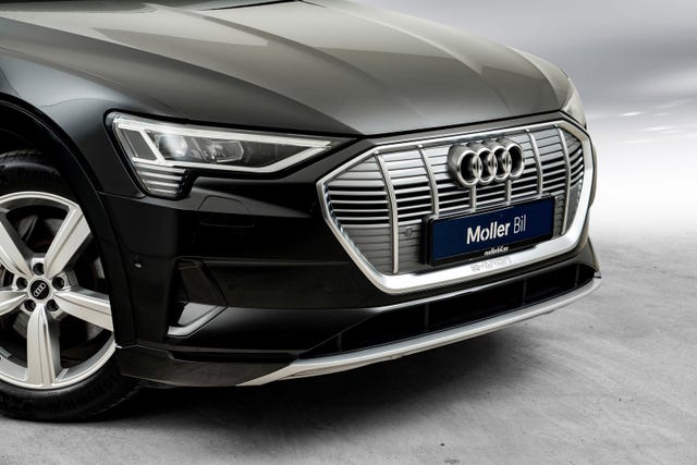 WAUZZZGE0MB030030 2021 AUDI E-TRON-3