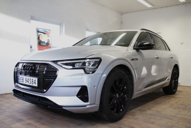 null 2021 AUDI E-TRON-4