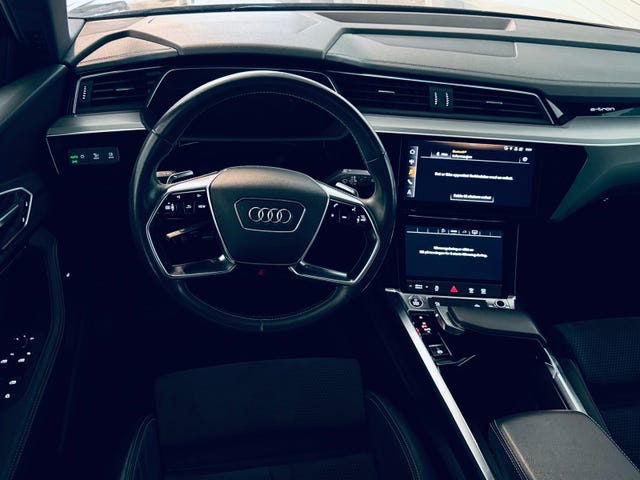 2021 AUDI E-TRON - 12