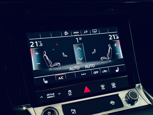 2021 AUDI E-TRON - 21