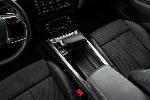 2021 AUDI E-TRON - 35