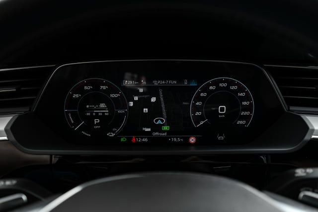 2021 AUDI E-TRON - 29
