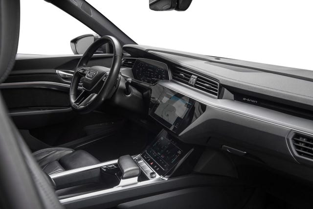 2021 AUDI E-TRON - 28