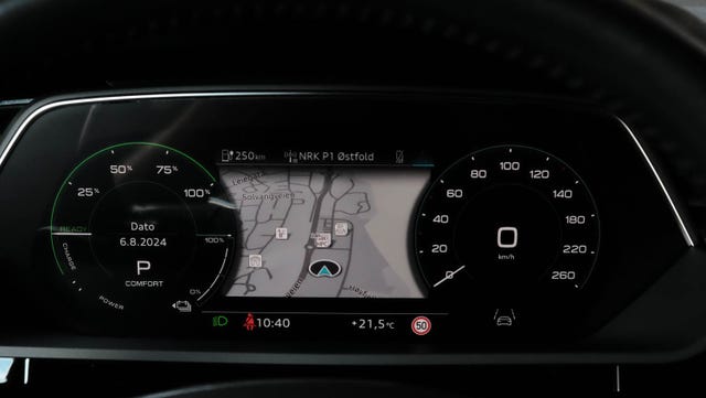 2021 AUDI E-TRON - 35