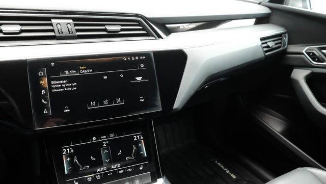 2021 AUDI E-TRON - 23