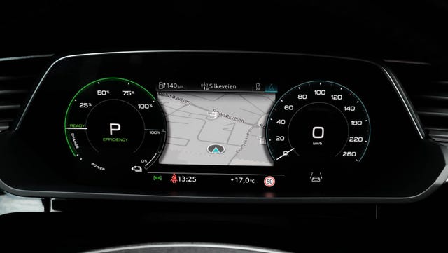 2021 AUDI E-TRON - 34