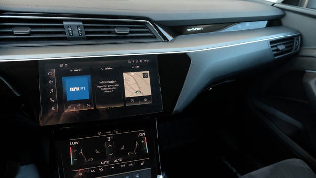 2021 AUDI E-TRON - 25