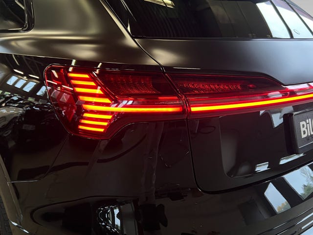 2020 AUDI E-TRON - 12