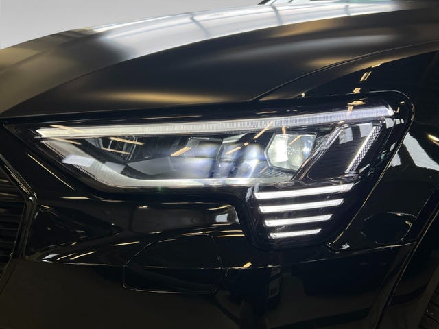 2020 AUDI E-TRON - 11