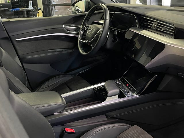 2020 AUDI E-TRON - 8