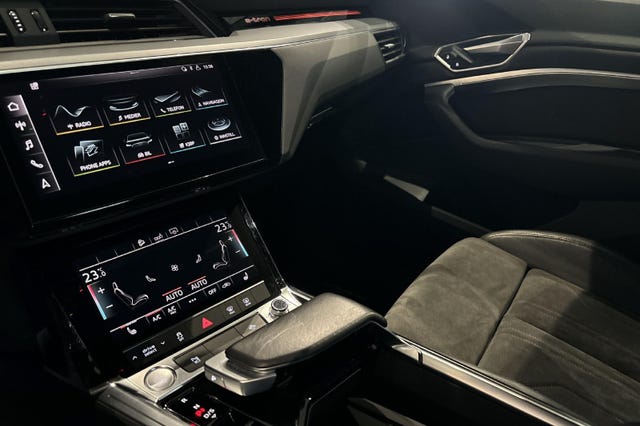 2020 AUDI E-TRON - 28