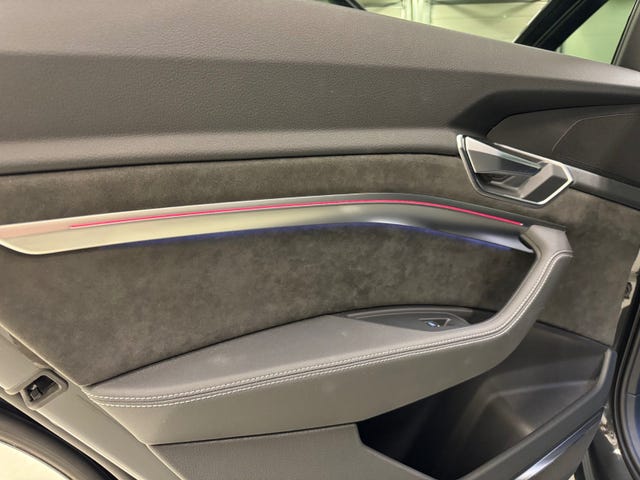 2020 AUDI E-TRON - 20