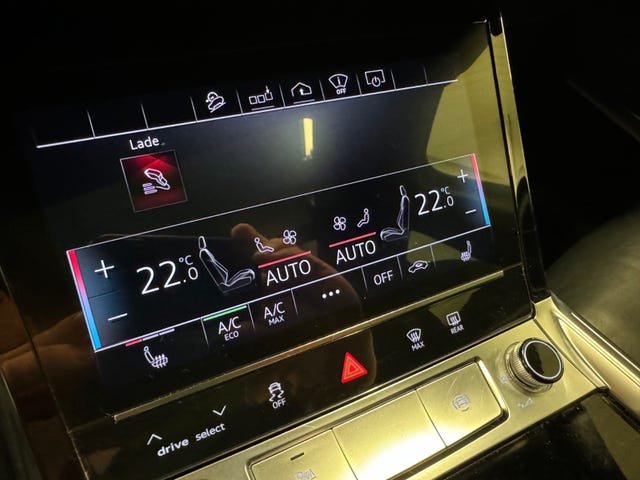 2020 AUDI E-TRON - 33