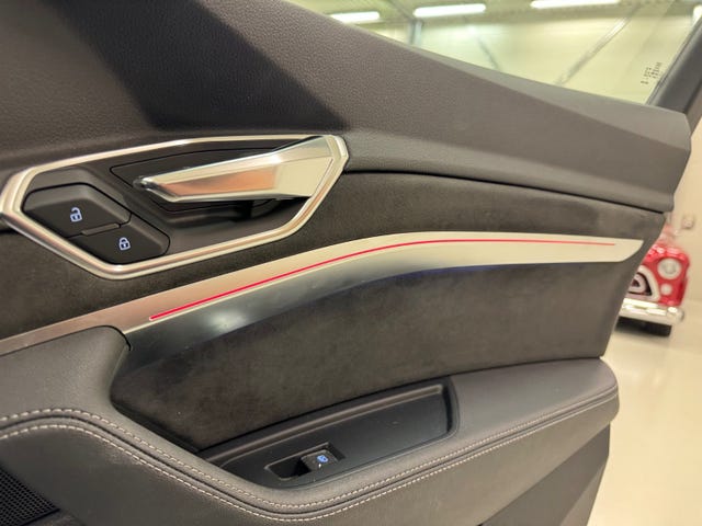 2020 AUDI E-TRON - 27