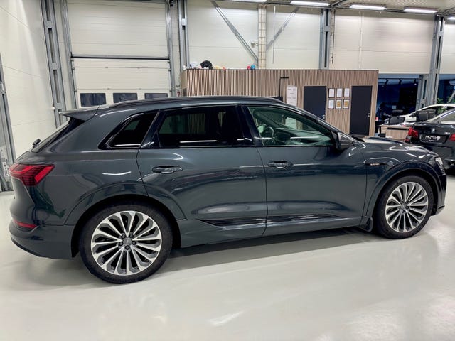 2020 AUDI E-TRON - 8