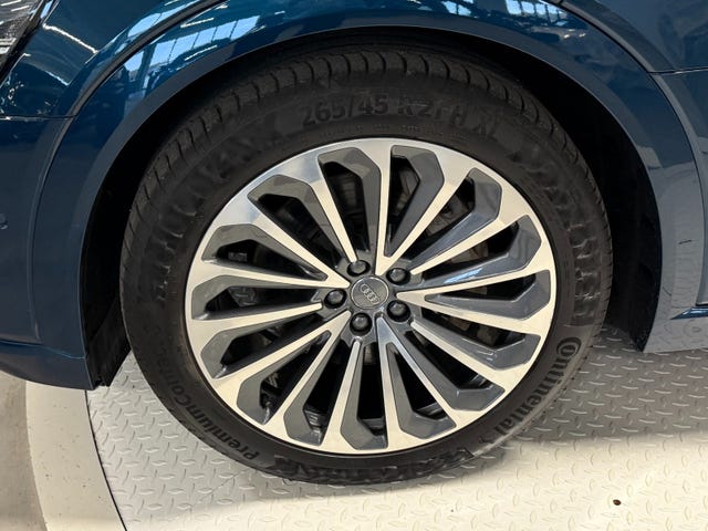2020 AUDI E-TRON - 8