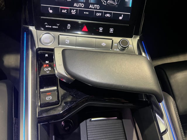 2020 AUDI E-TRON - 11