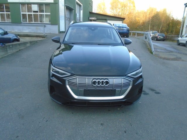 WAUZZZGE5LB009933 2020 AUDI E-TRON-1