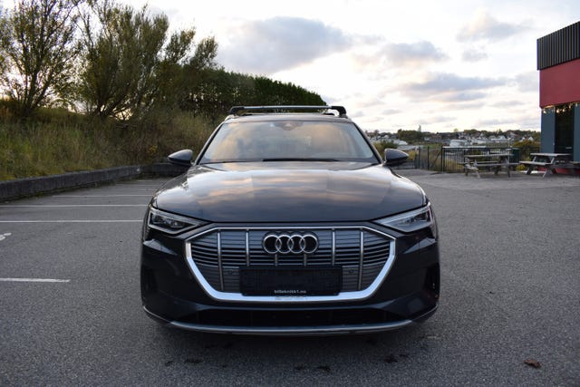 WAUZZZGE2LB028553 2020 AUDI E-TRON-1