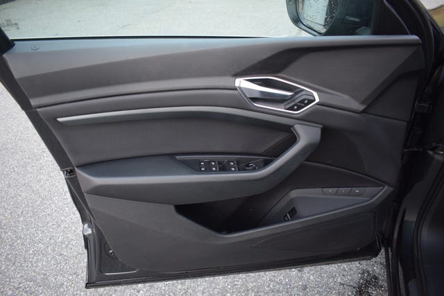 2020 AUDI E-TRON - 12