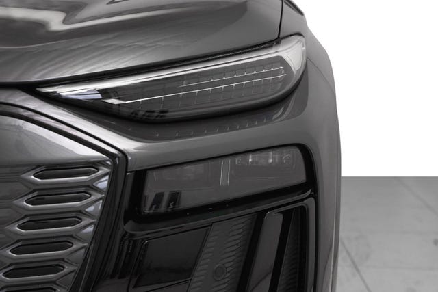 WAUZZZGF5SA002090 2025 AUDI Q6 E-TRON-2