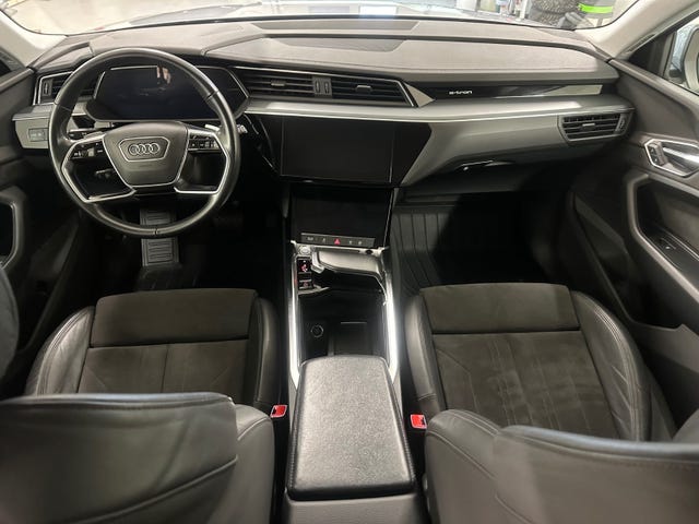 2020 AUDI E-TRON - 8
