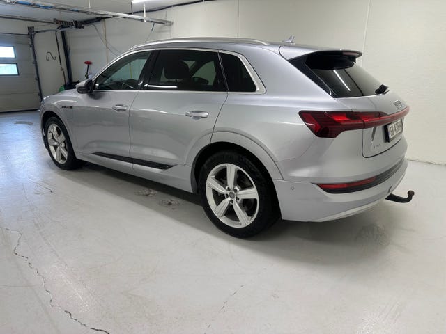 2020 AUDI E-TRON - 10