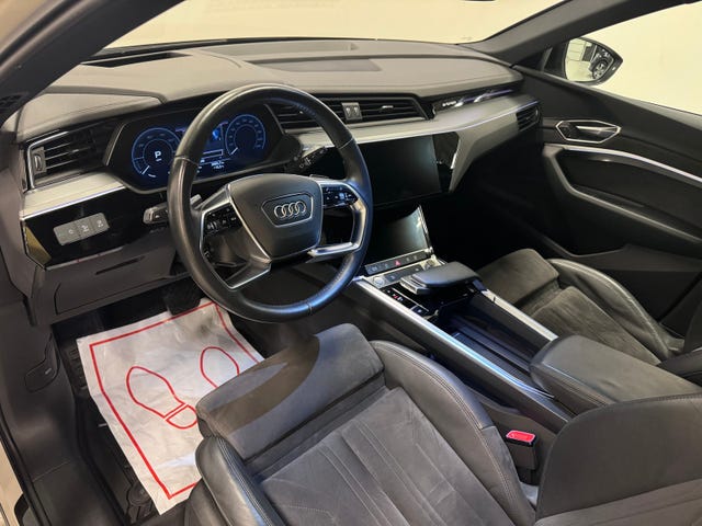 2020 AUDI E-TRON - 11