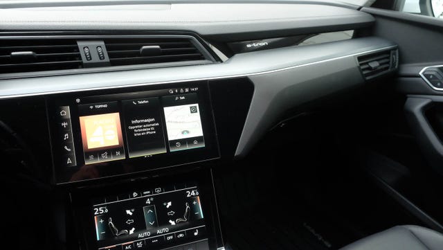 2021 AUDI E-TRON - 21