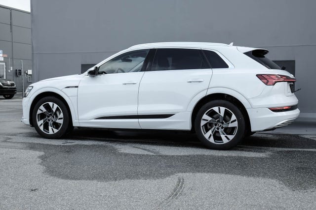 2021 AUDI E-TRON - 12