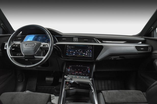 2020 AUDI E-TRON - 12