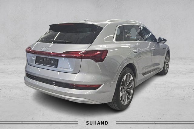 WAUZZZGEXLB010415 2020 AUDI E-TRON-4